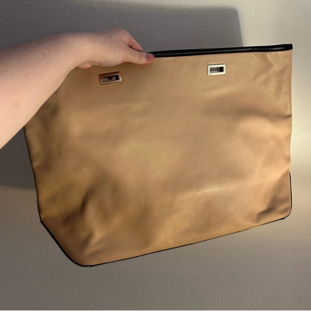Lo & Sons Seville Beige Shell 13 inch Leather